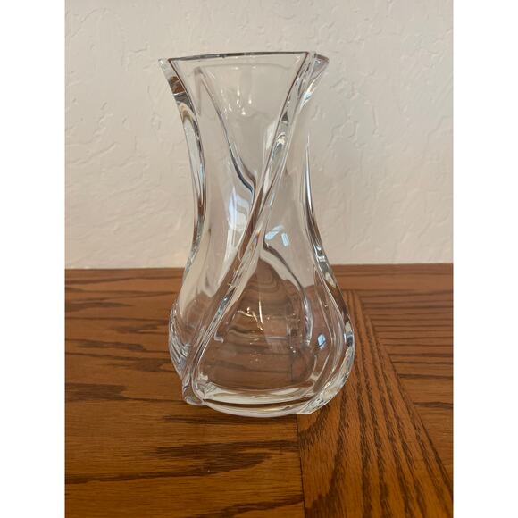 Serpentine Model Crystal Vase By BACCARAT - Picture 2 of 8